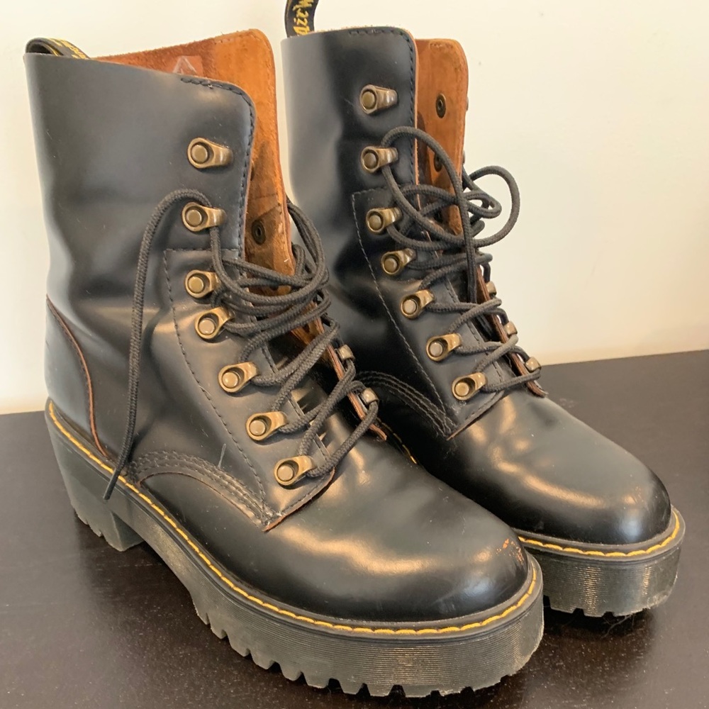 Dr Martens Leona black lace up platform boots US9